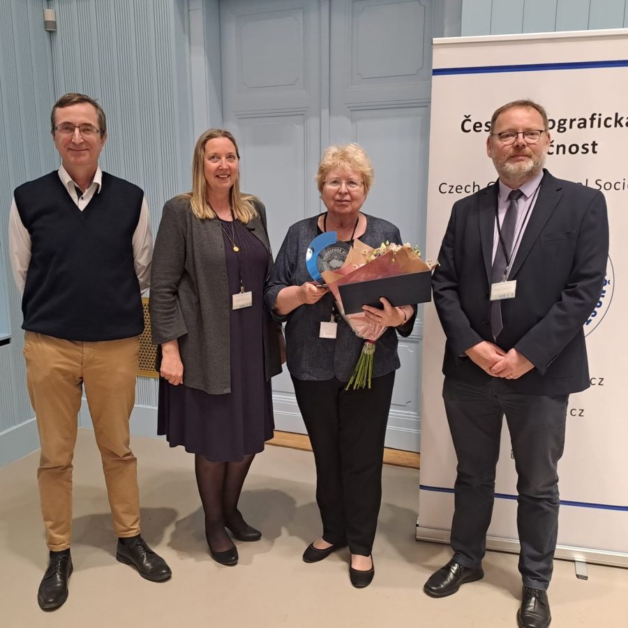 Prof. Eva Semotanová převzala pamětní plaketu ČGS za mimořádný přínos k rozvoji geografie