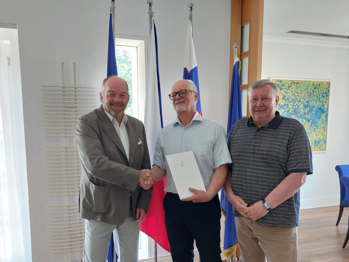 Geograf Miroslav Vysoudil byl oceněn za třicet let česko-slovinské spolupráce